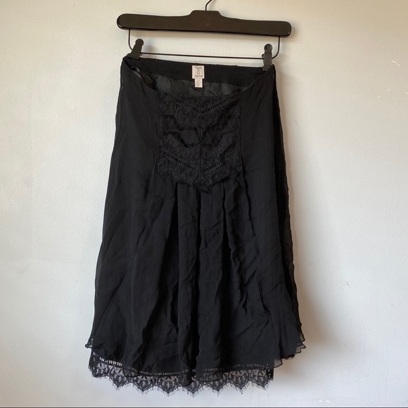 Tristan Lace Skirt - Picture 4 of 11